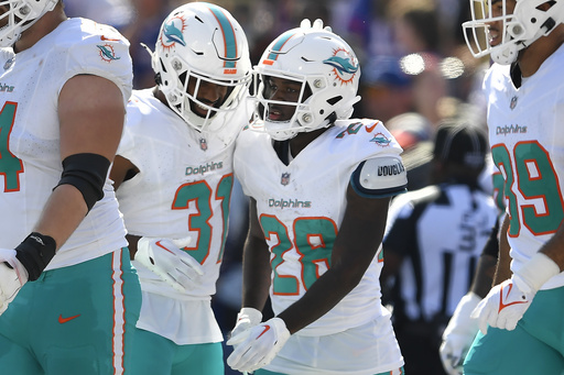 Mike McDaniel's Dolphins are working on maintaining their standards, even  with big leads, Sports