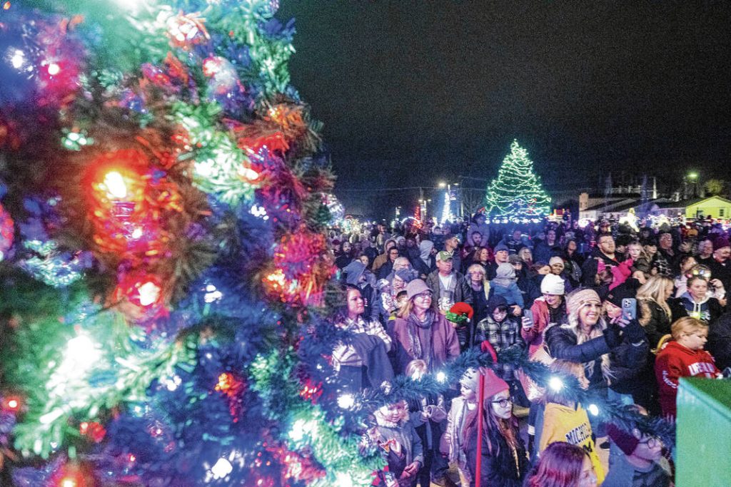 LIGHT THE NIGHT Parade of Lights enhances spirit of the season The