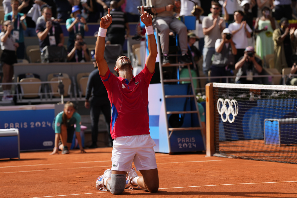 Novak Djokovic wins his first Olympic gold medal by beating Carlos